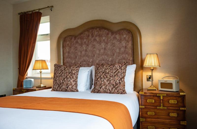The Bear Hotel Bath Buitenkant foto